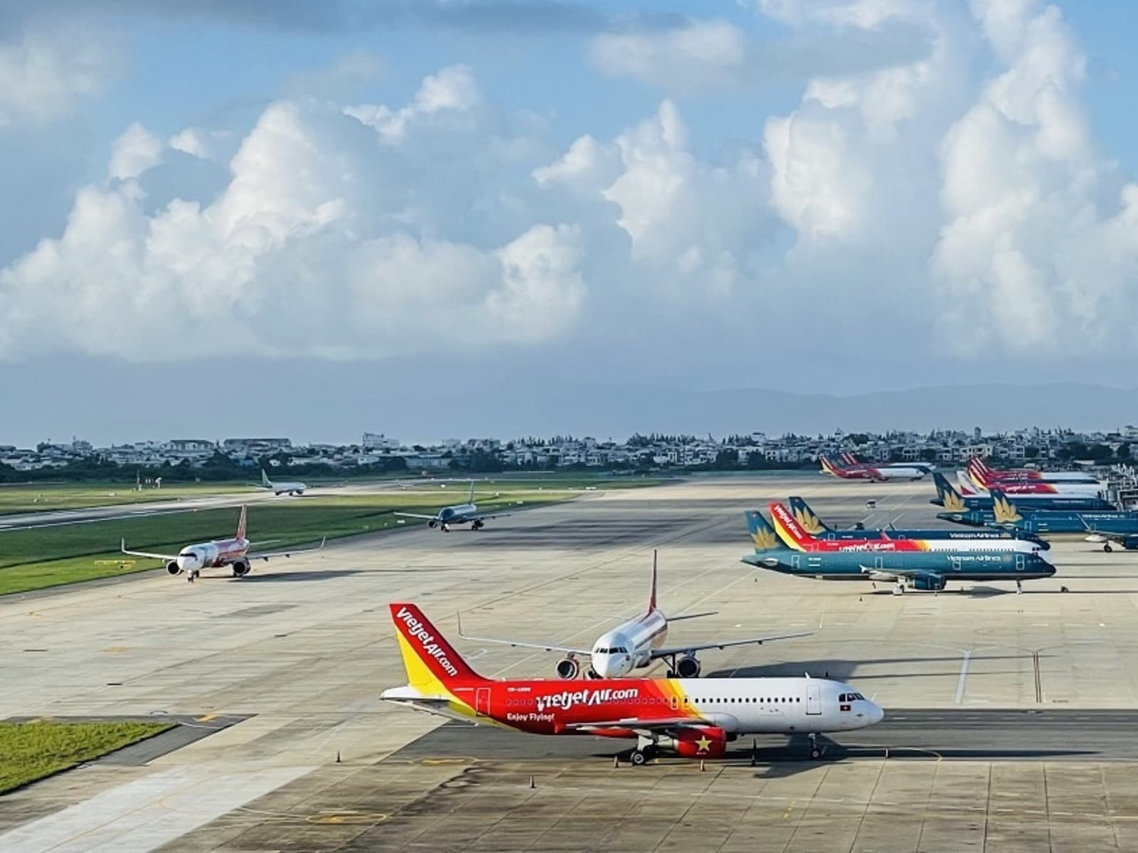 cách săn vé máy bay đi Đà Nẵng giá rẻ