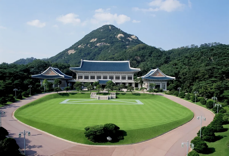 blue house (phủ tổng thống hàn quốc hay còn gọi là nhà xanh)