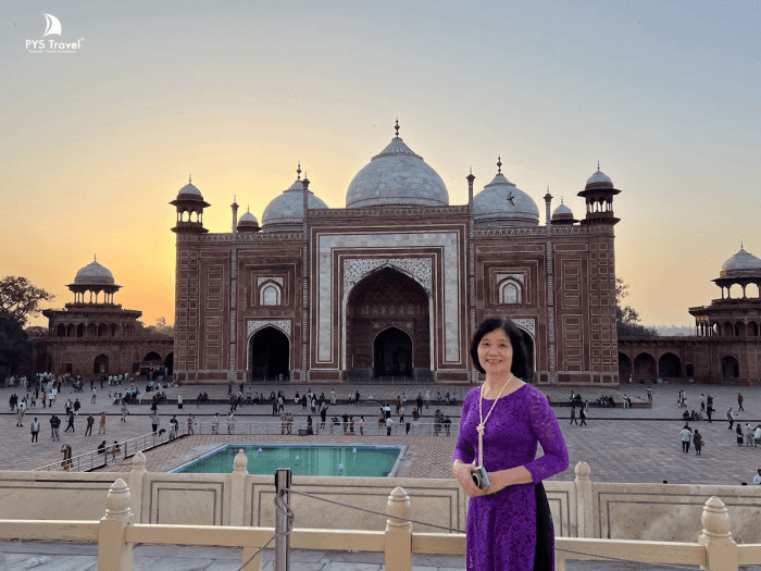 nhà thờ hồi giáo đền taj mahal