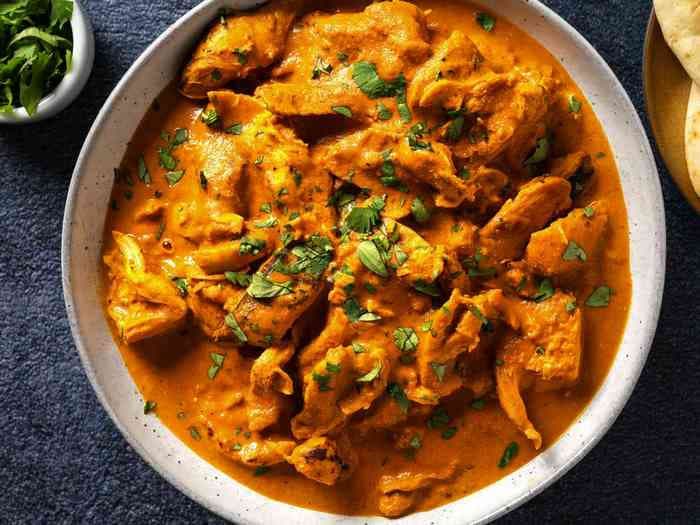 Cà ri Tikka Masala có nguyên liệu chính là từ thịt gà 