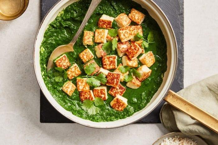 Cà ri Palak Paneer sở hữu một màu xanh vô cùng bắt mắt