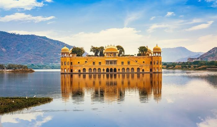 Cung điện nước Jal Mahal