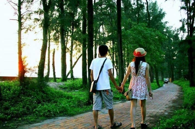 Tản bộ trên con đường tình yêu
