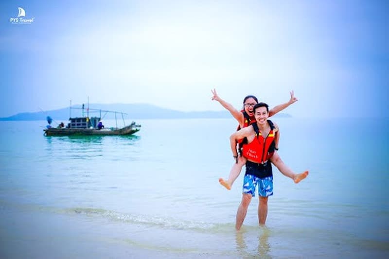 bãi tắm vàn chảy cô tô 