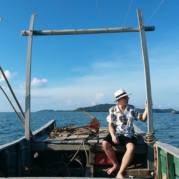 Tàu gỗ ra Cô Tô