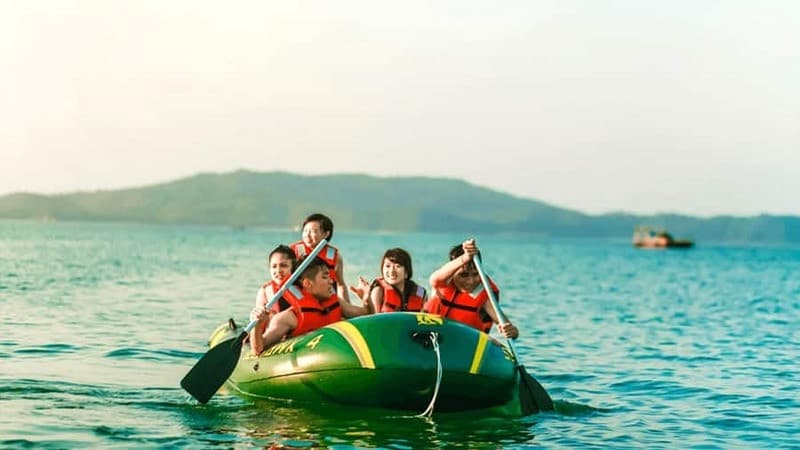 Chèo kayak Hồng Vàn