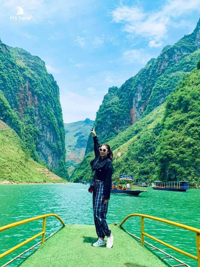 Dòng Nho Quế vẫn dịu dàng trong xanh