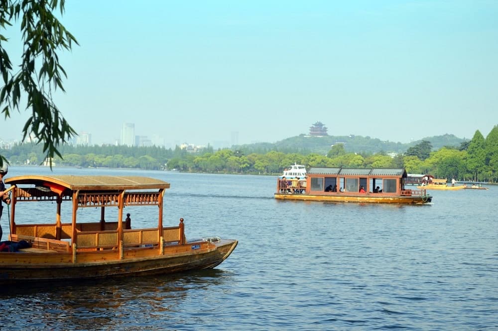 thưởng ngoạn cảnh đẹp Tây Hồ