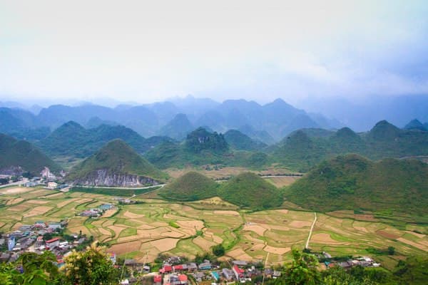 núi đôi quản bạ