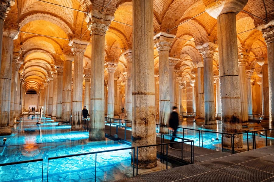 tham quan Basilica Cistern