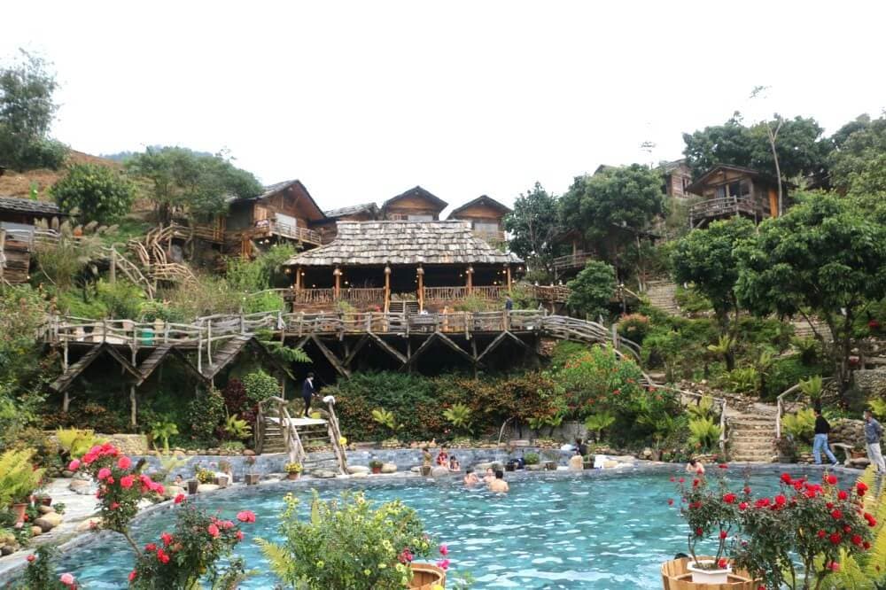 suối khoáng trạm tấu