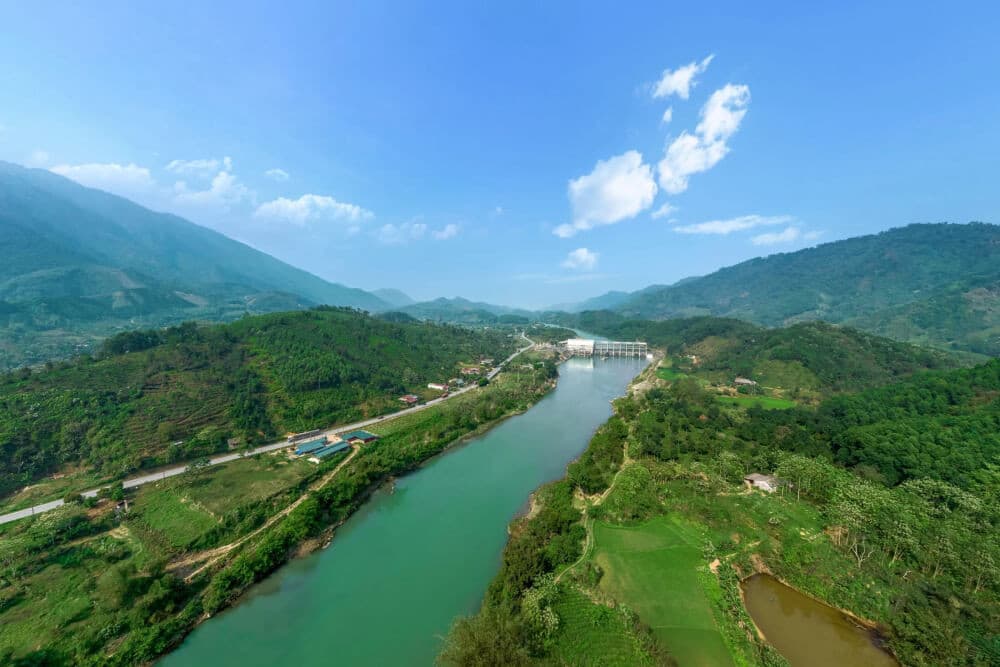 Cảnh sắc bên bờ sông Lô