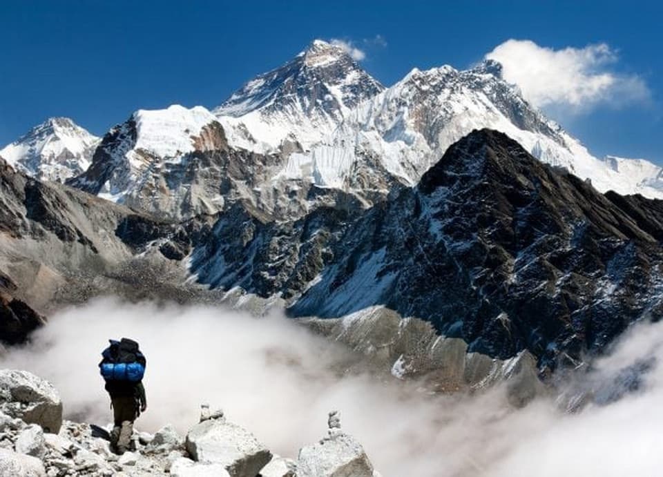 leo núi tại Nepal