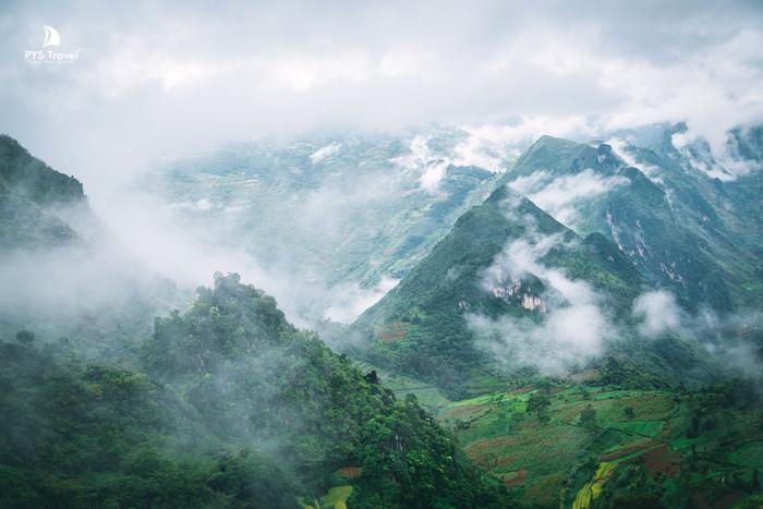 Mã Pì Lèng cũng là một trong những địa điểm săn mây