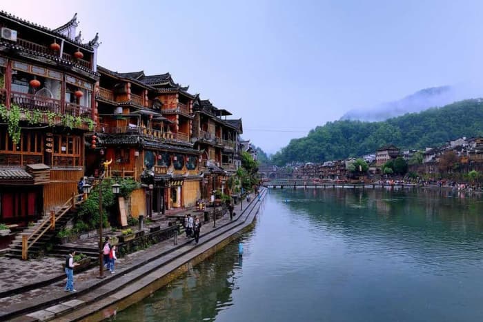 Phượng Hoàng cổ trấn