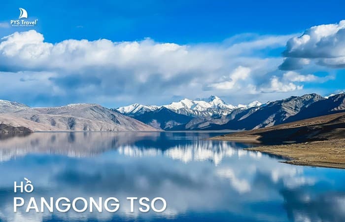 quang cảnh tại Hồ Pangong Tso