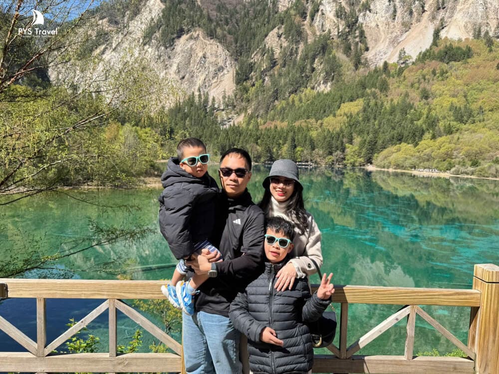 vẻ đẹp hồ ngũ sắc