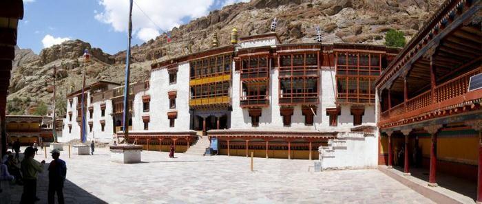 hemis (Copy).jpg