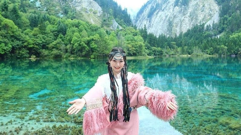 trang phục cửu trại câu mùa xuân