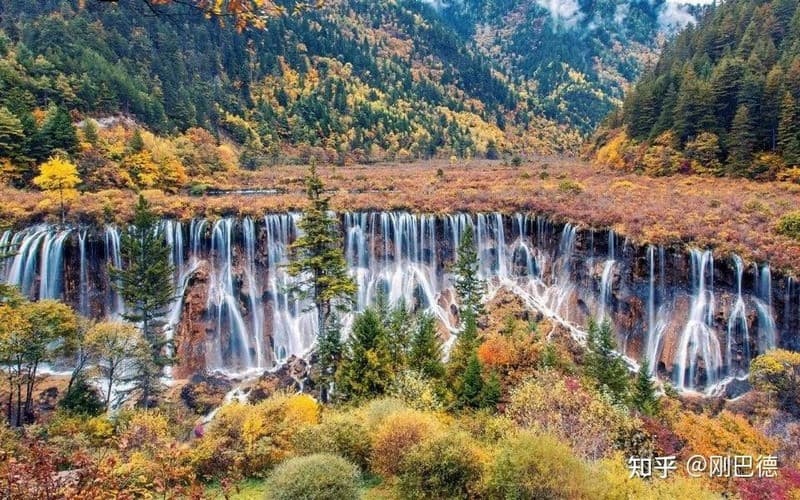Thác Trân Châu mang đến bức tranh thiên nhiên hùng vĩ, tuyệt sắc tại Cửu Trại Câu