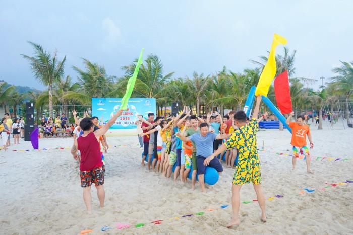 Tin tưởng lẫn nhau là điều quan trọng nhất trong trò chơi ở team building