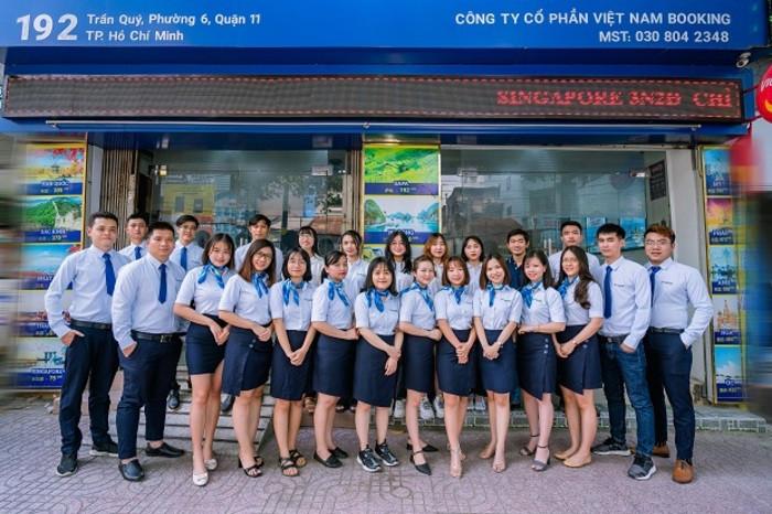 nhân viên của Vietnam Booking