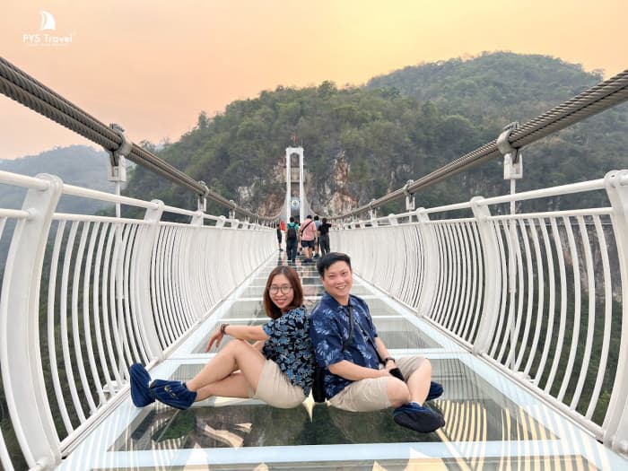 cầu kính tình yêu