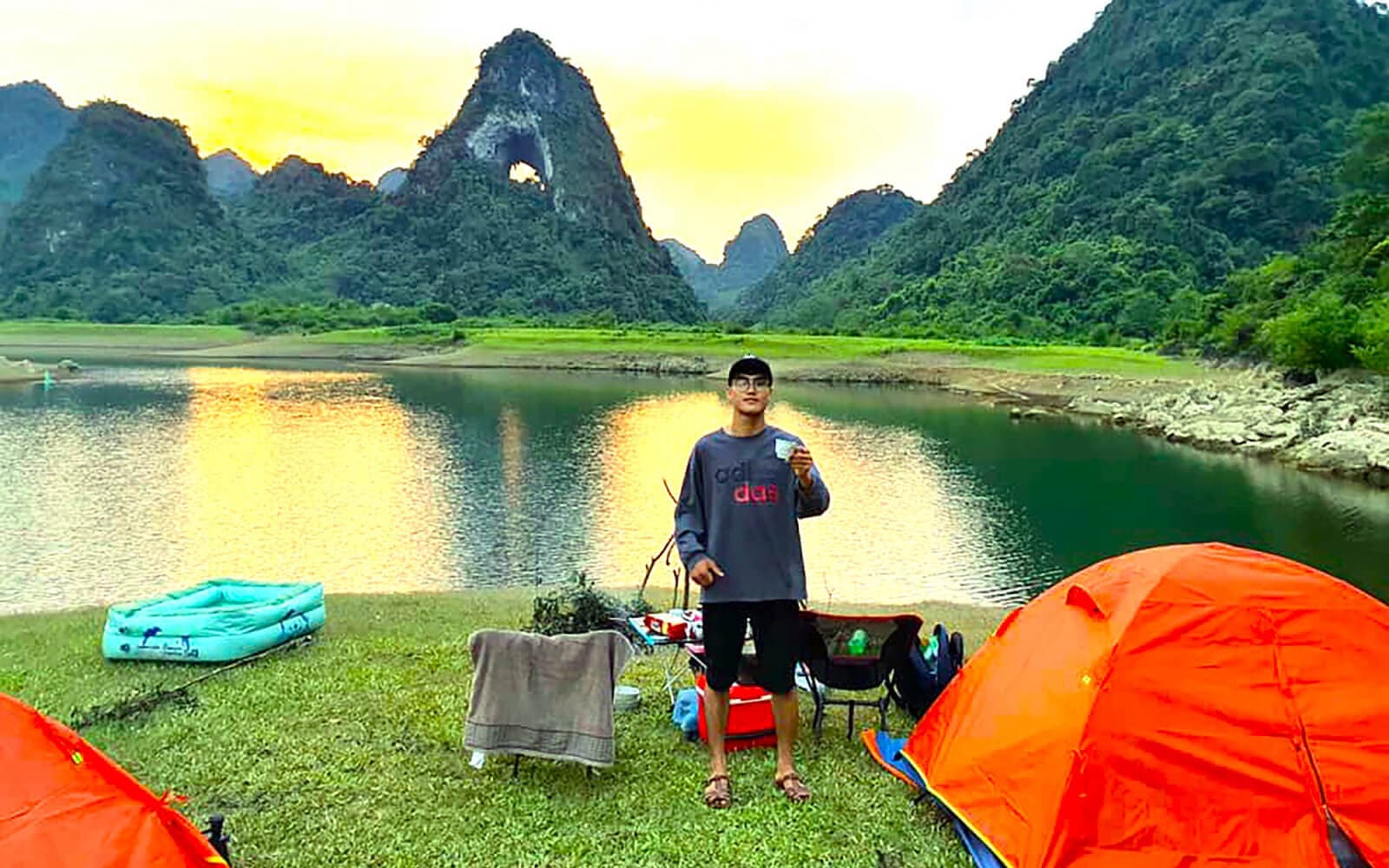 tham quan núi mắt thần