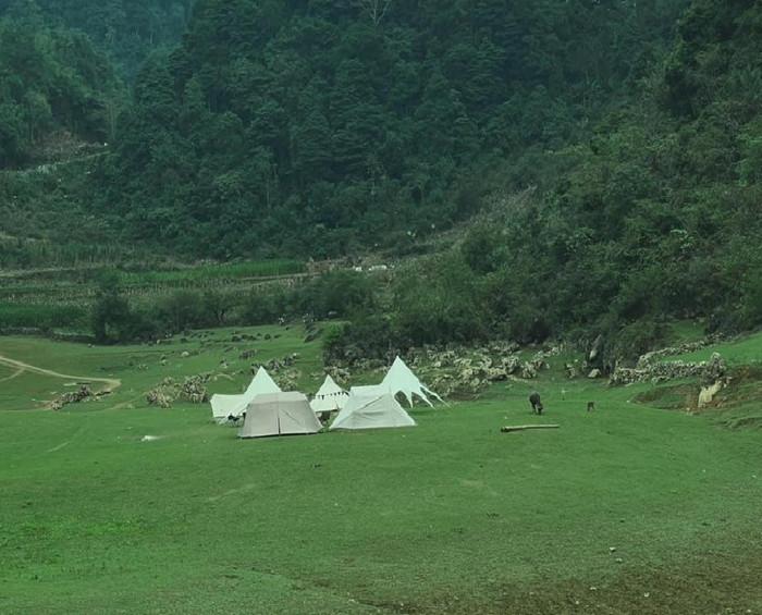 cắm trại hồ thang hen