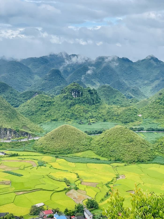 núi đôi quản bạ
