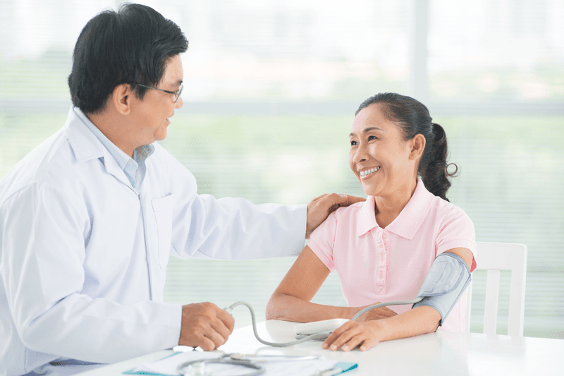 Kiểm tra sức khỏe cho người già