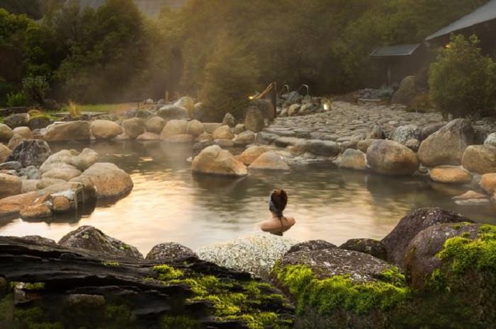 tắm nóng onsen