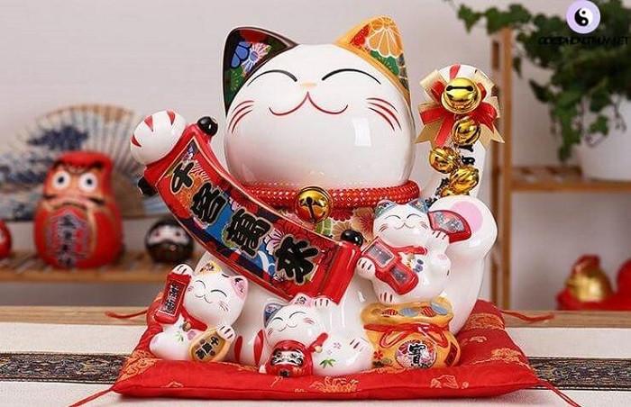 Mèo may mắn Maneki Neko