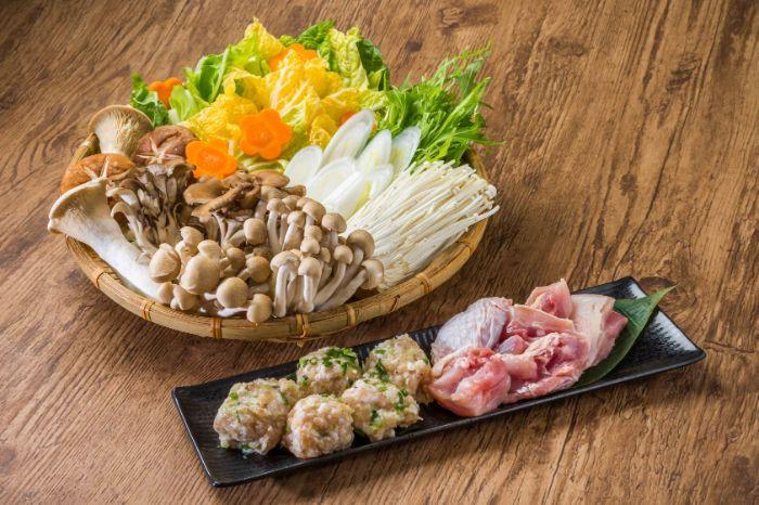 Lẩu nabe được làm từ nguyên liệu tươi sống