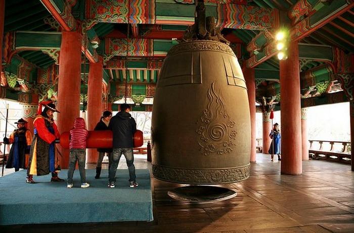 Người Hàn rung chuông ở Bosingak trong ngày đầu năm mới