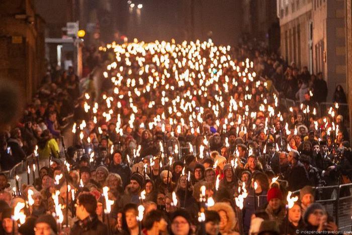 Lễ hội Hogmanay chào đón năm mới của người Scotland