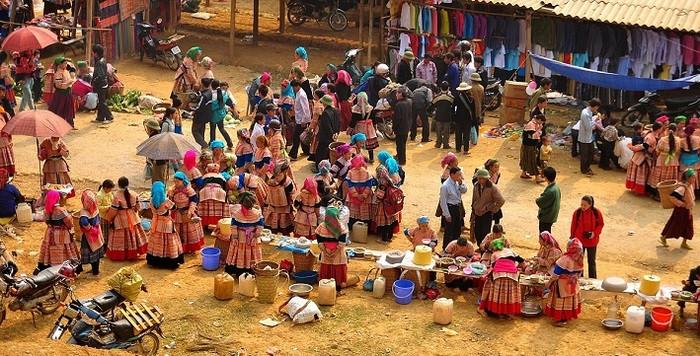 Chợ phiên của đồng bào dân tộc tiểu số