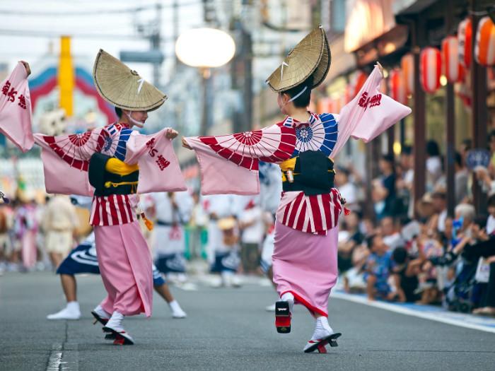 Những lợi ích khi du lịch Osaka và Kyoto tự túc