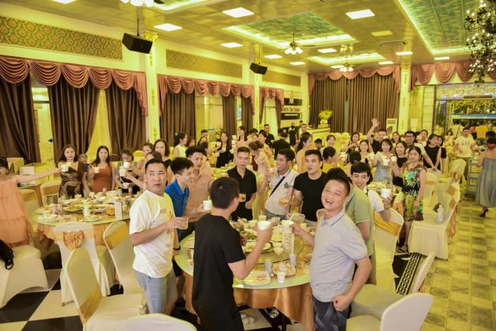 tiệc tất niên cuối năm