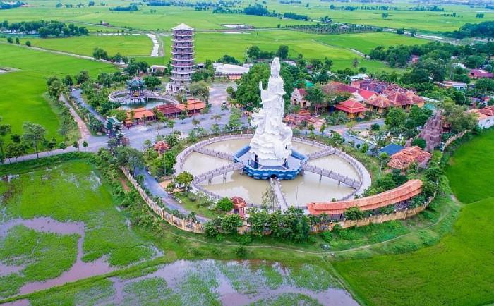 Chùa Gò Kén nhìn từ xa