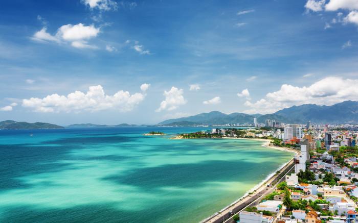 Nha Trang với biển xanh, cát trắng