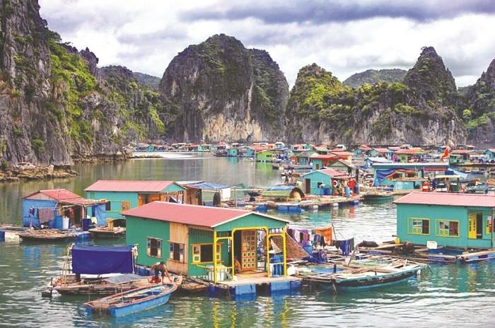 Thăm làng chài 