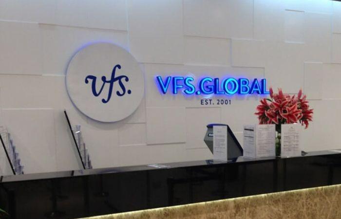 Đến VFS để nộp hồ sơ xin visa Úc