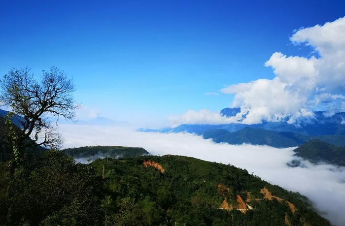 Sìn Hồ đắm chìm trong biển mây