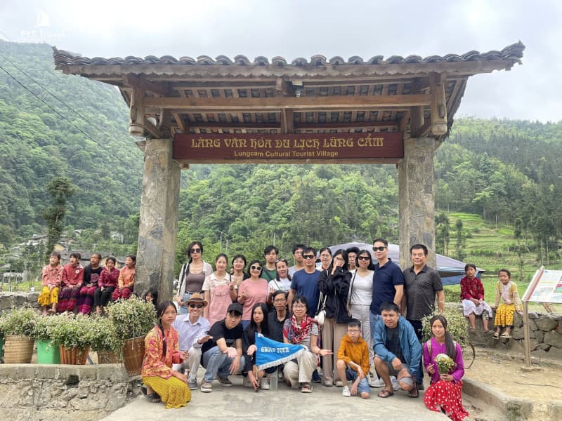 làng văn hóa lũng cầm