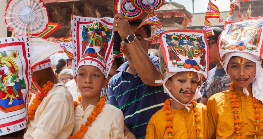 Bé trai gai jatra 