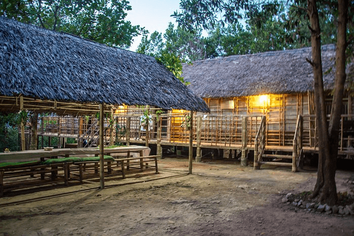 TÀ LÀI LONGHOUSE