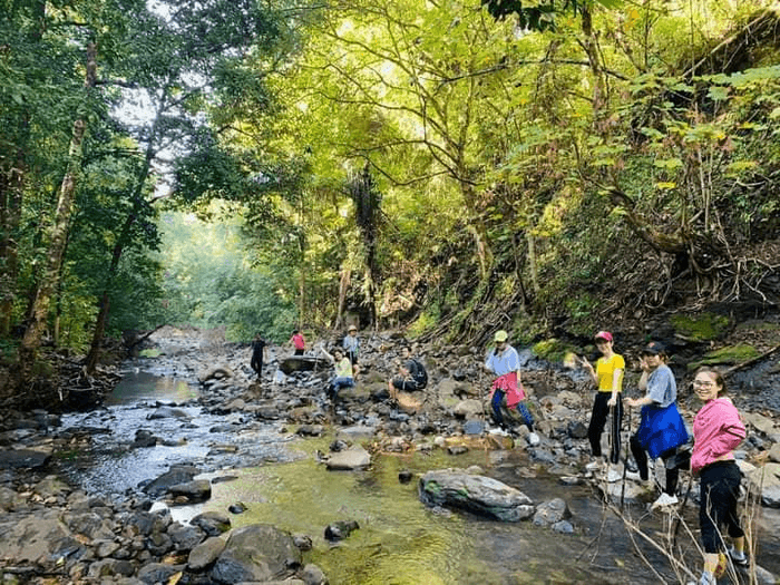 trekking hồ tà đùng