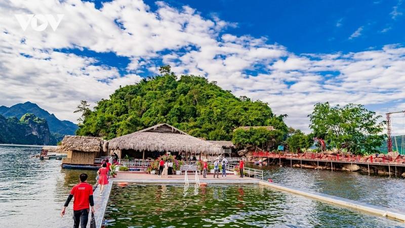 du lịch lòng hồ thủy điện sơn la