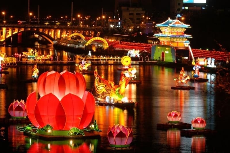  Lễ hội đèn lồng Jinju